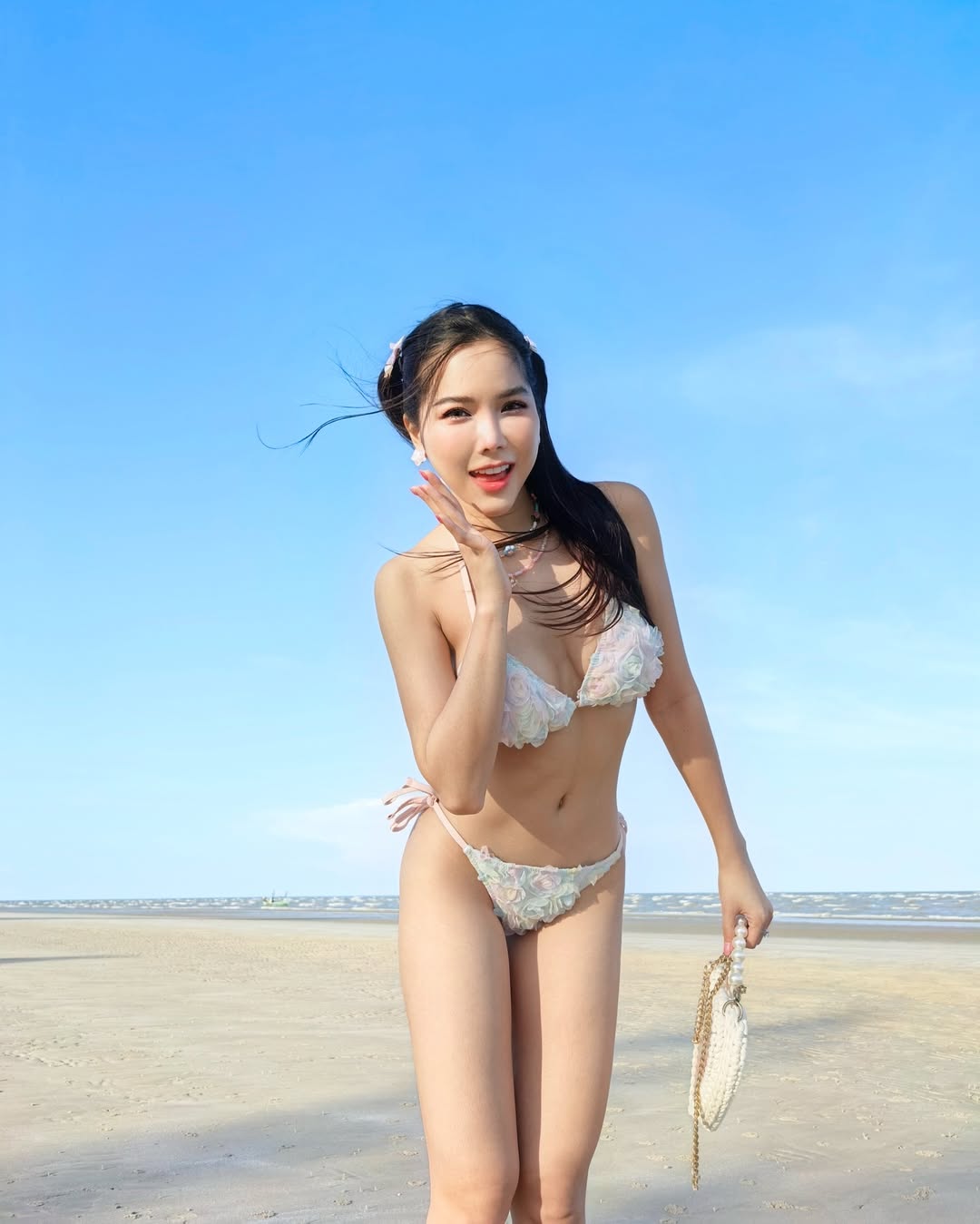 ใบเฟิร์น พิชญ์ชามญช์ สาว Onlyfans สุดเซ็กซี่ ดีกรีนางงาม 38
