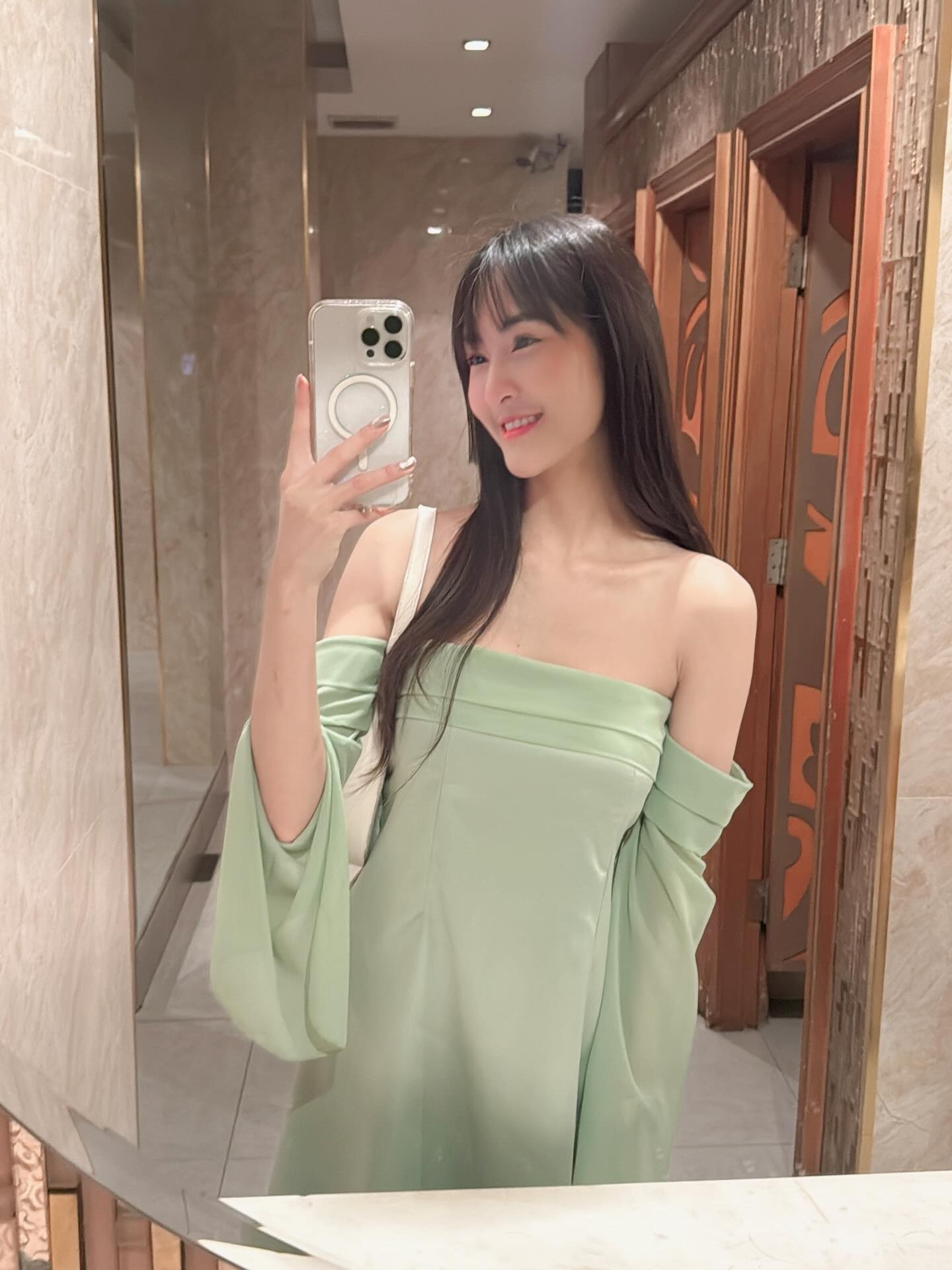 Aern wisetchat สาวหวานปนเซ็กซี่ที่บาลานซ์แฟชั่นกับพลังบวก 38