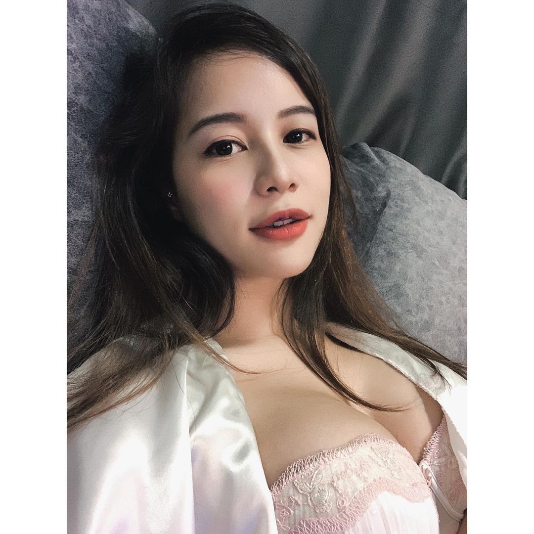 kathleeni.k สาวสวยลุคแพง เสน่ห์เกินต้านที่กำลังถูกค้นหาในโลกออนไลน์ 37