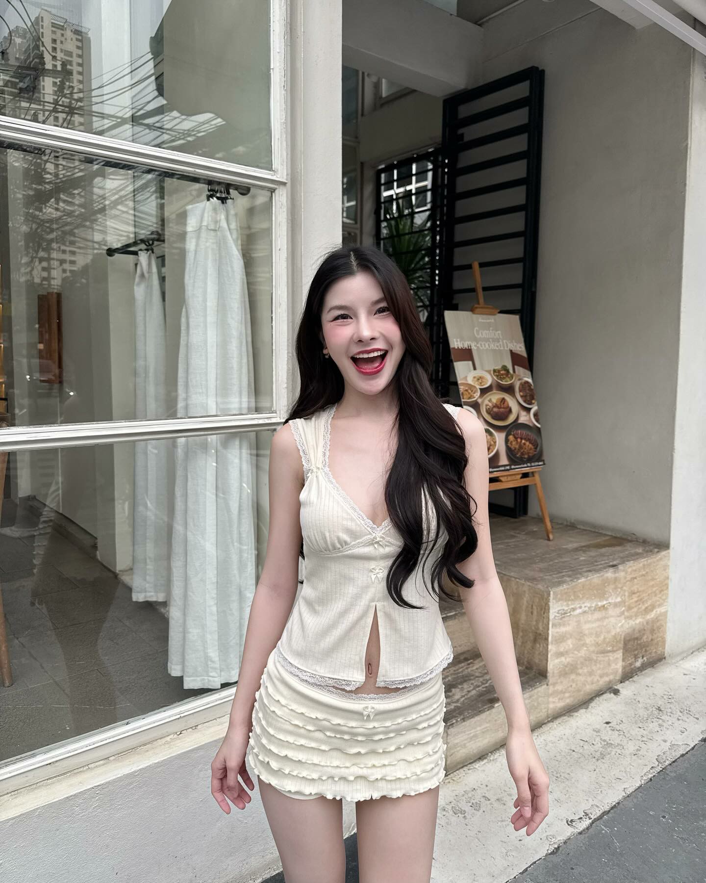 น้องหวาน รวีวรรณ vk สาวหมวยน่ารัก ยิ้มทีใจละลาย 15