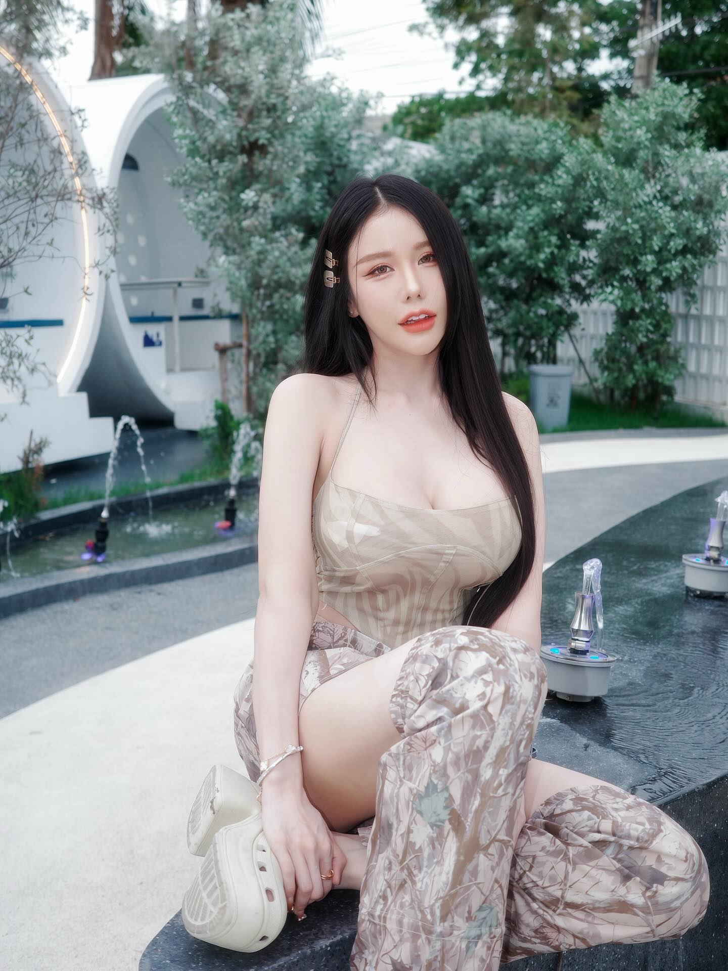 เปิดวาร์ป อามมี่ แม็กซิม นางแบบสาวสุดฮอต เสน่ห์เกินต้านที่แฟน ๆ จับตามอง 4