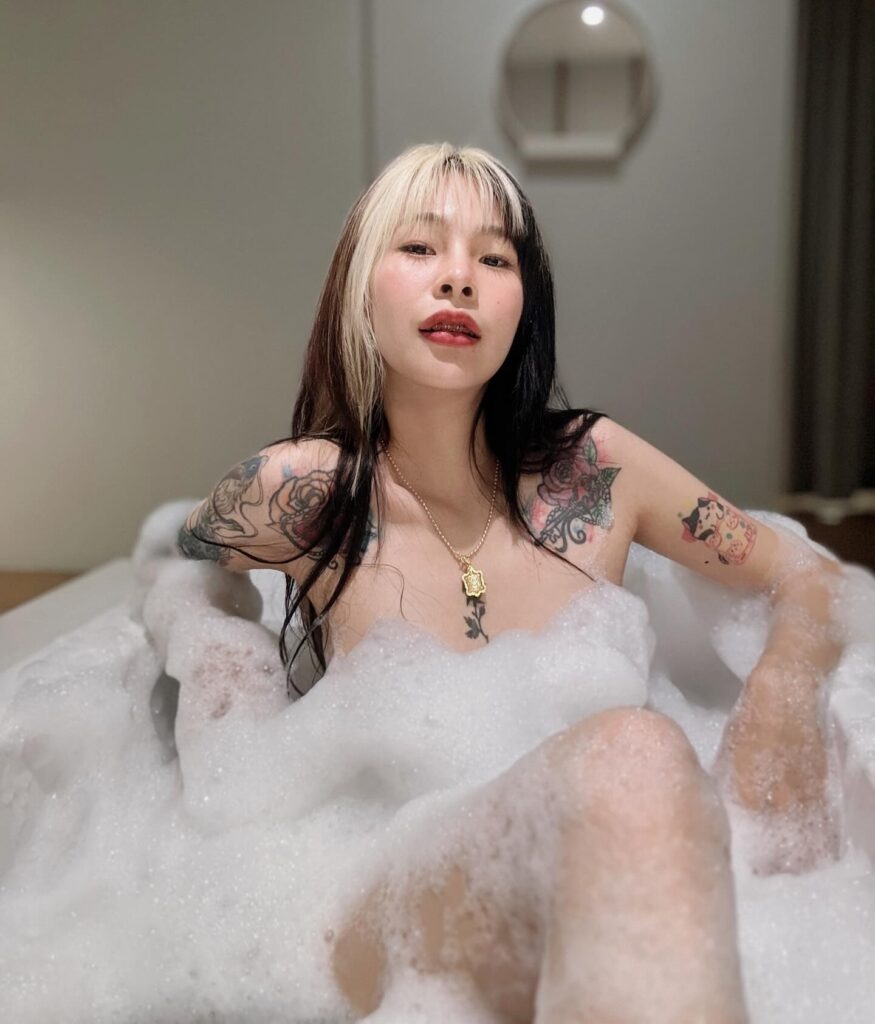 baby_bee999 หรือ น้องbee999 OnlyFans 